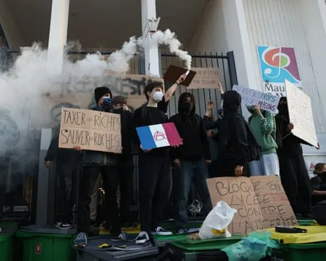 Recently Appointed French PM Under Intense Scrutiny as Nationwide Strikes Paralyze Education and Transportation