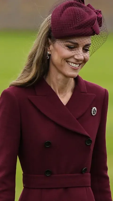 Melania’s Hat, Kate’s Plumed Pin and Additional Standout Looks So Far